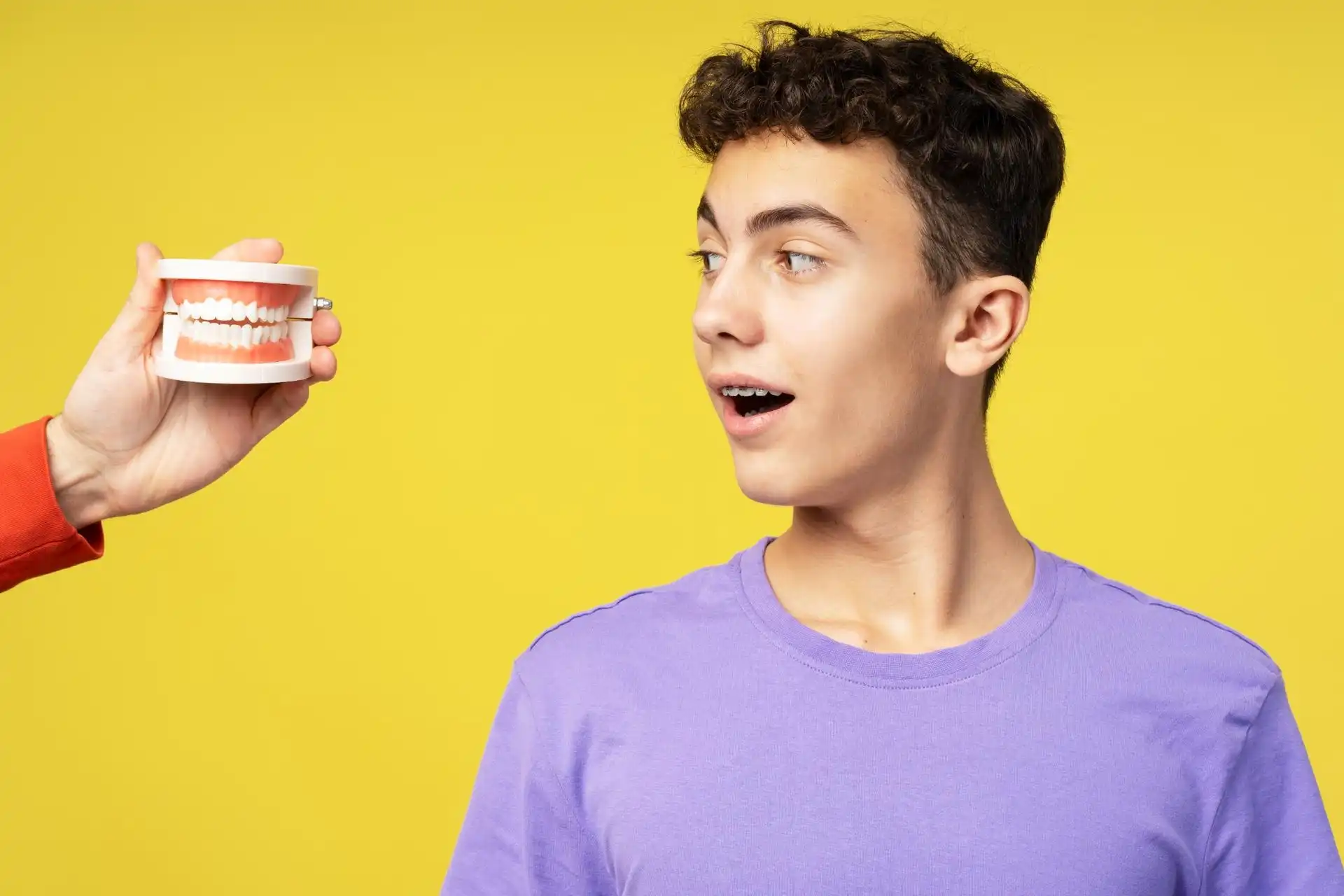 بهترین دندان مصنوعی برای افراد جوان